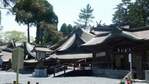 写真4　阿蘇神社の倒壊した拝殿